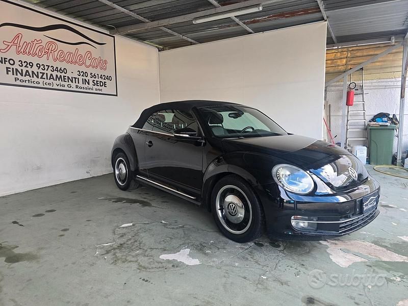 Usata VW Beetle 104 CV (76 kW) 2015 Nero Utilitaria