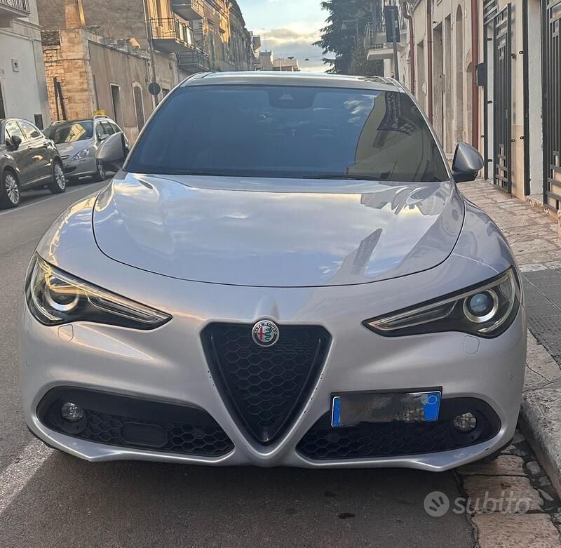 Usata 2022 Alfa Romeo Stelvio SUV | 1000 € - Immagine 1/4