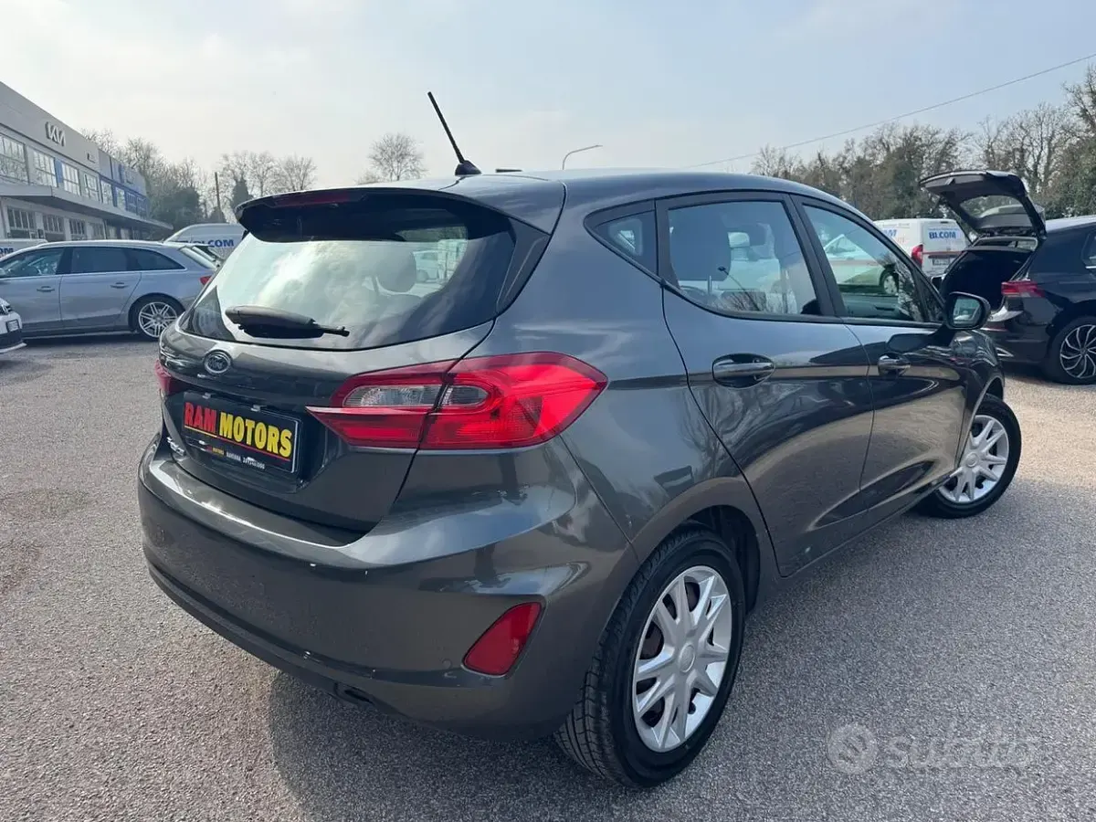 Usata Ford Fiesta Titanium 75 CV (55 kW) 2019 Grigio Utilitaria