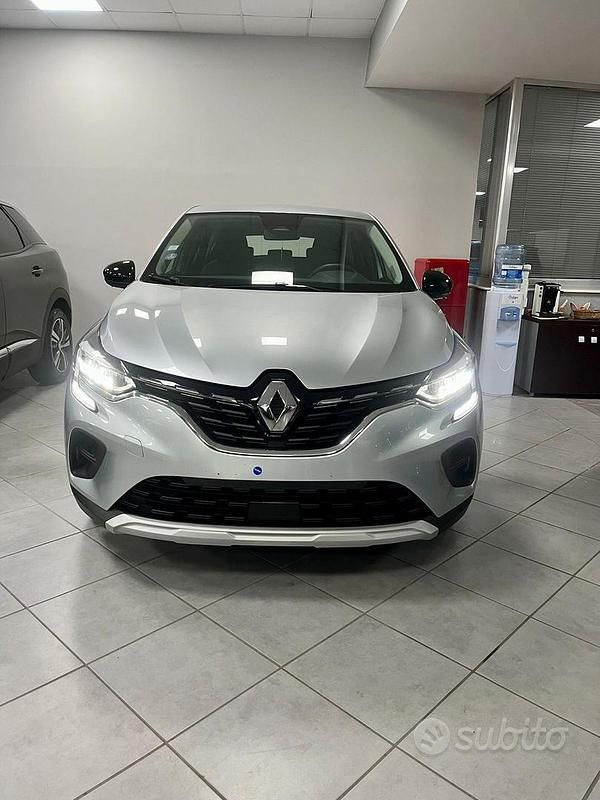 Usata Renault Captur Zen 100 CV (73 kW) 2020 Grigio SUV