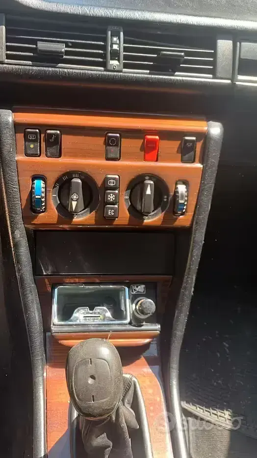 Usata Mercedes 250 90 CV (66 kW) 1987 Grigio Berlina