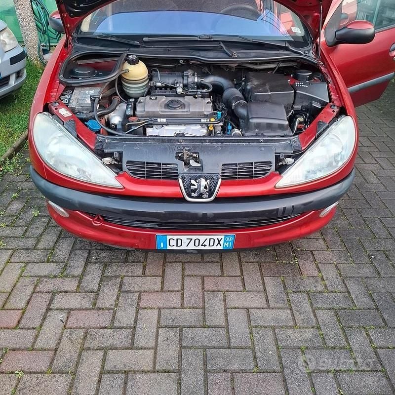 Usata Peugeot 206 75 CV (55 kW) 2002 Rosso Berlina