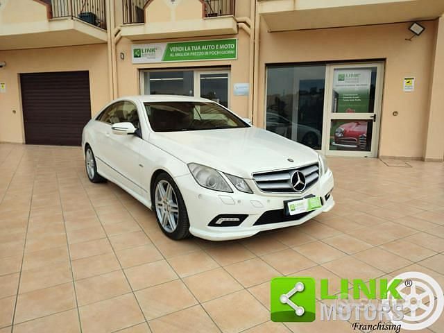 Usata Mercedes E250 Avantgarde 204 CV (150 kW) 2010 Bianco Coupé