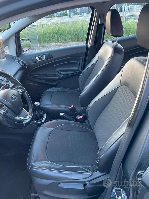 Usata Ford Ecosport 95 CV (69 kW) 2015 Grigio SUV