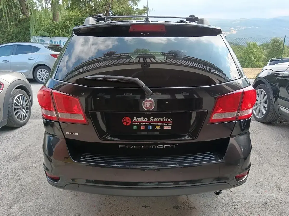 Usata Fiat Freemont 170 CV (125 kW) 2013 Nero SUV