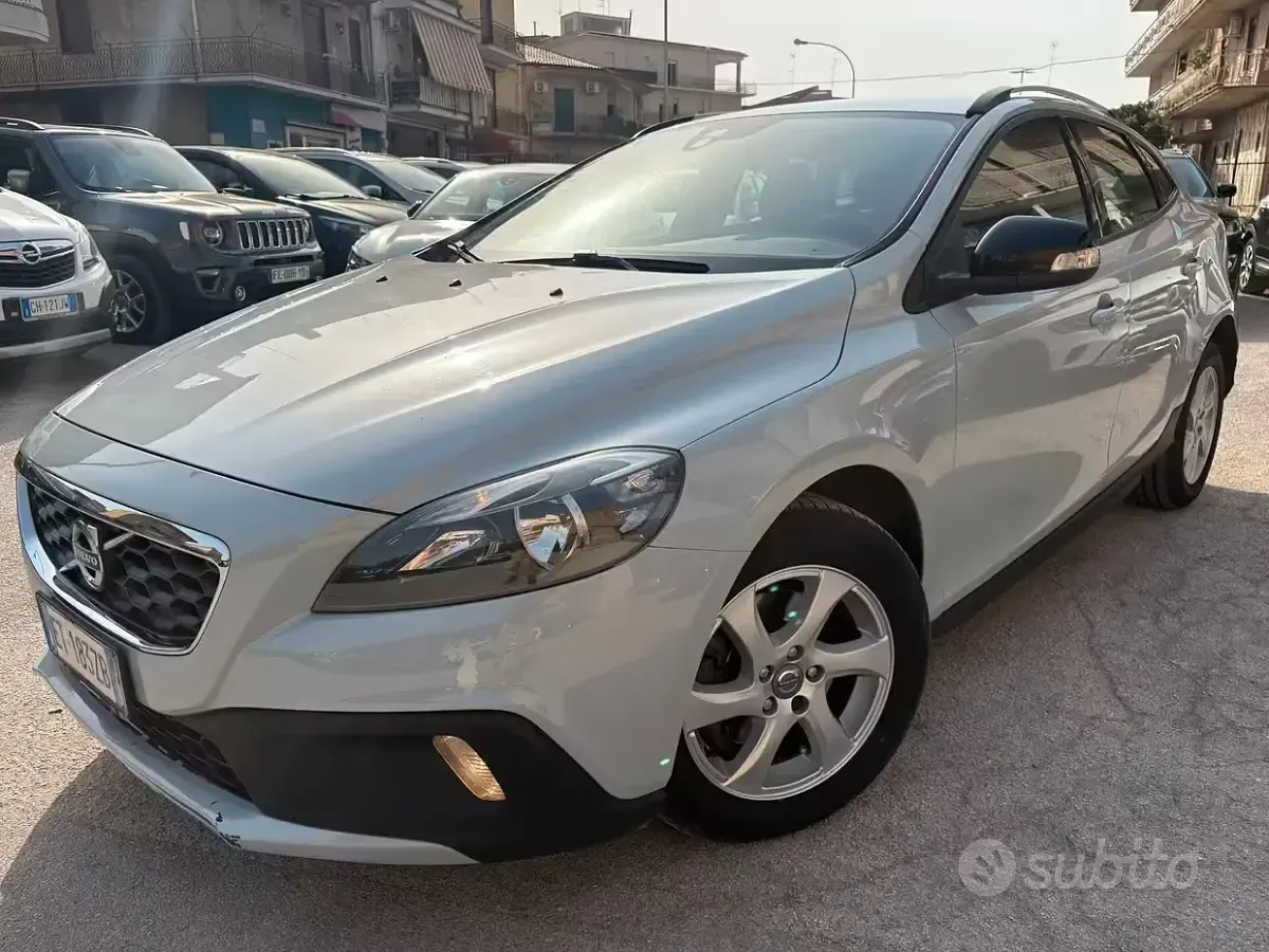 Usata Volvo V40 CC Momentum 115 CV (84 kW) 2014 Grigio Station wagon