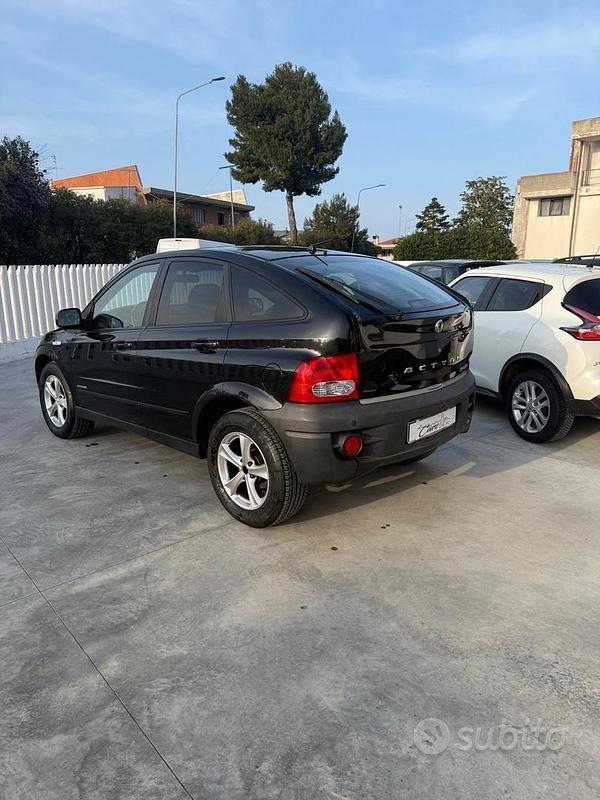Usata Ssangyong (KGM) Actyon 141 CV (103 kW) 2006 Nero SUV