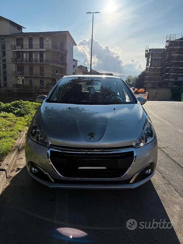 Usata Peugeot 208 75 CV (55 kW) 2017 Grigio Utilitaria