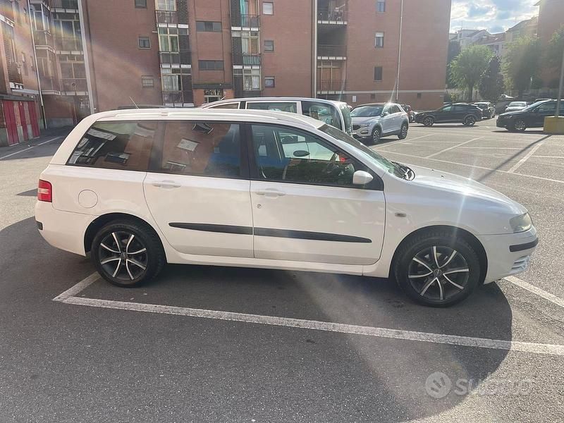 Usata Fiat Stilo Wagon 120 CV (88 kW) 2006 Bianco Station wagon