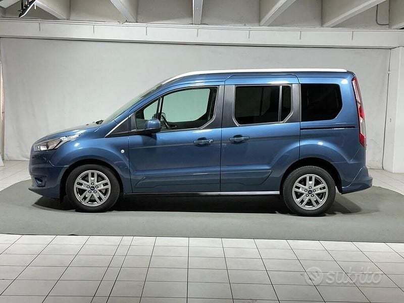 Usata Ford Tourneo Connect Titanium 120 CV (88 kW) 2020 Blu Monovolume