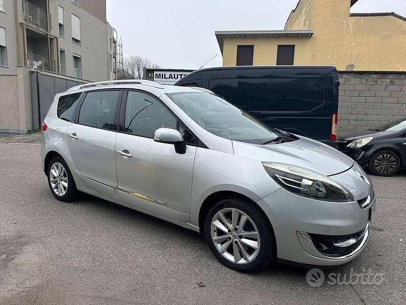 Usata Renault Grand Scénic III Bose Edition 130 CV (95 kW) 2012 Grigio Monovolume