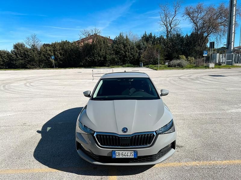 Usata Skoda Scala 95 CV (69 kW) 2020 Grigio Utilitaria