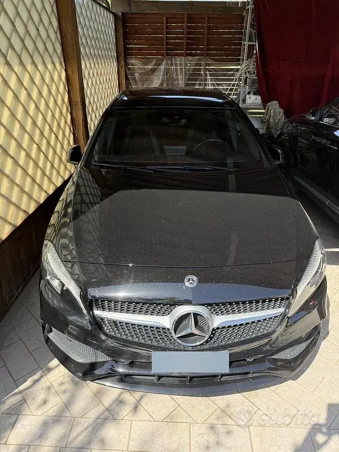 Usata Mercedes 180 Premium 109 CV (80 kW) 2017 Nero Berlina