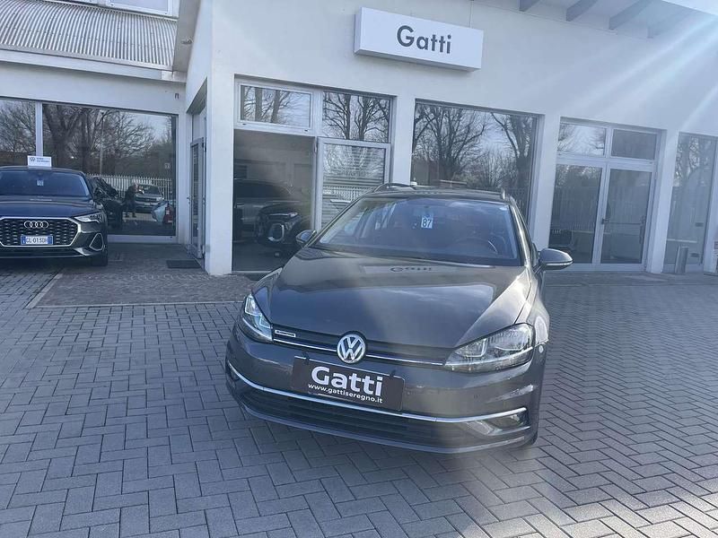 Usata VW Golf VII Business 131 CV (96 kW) 2019 Grigio Station wagon