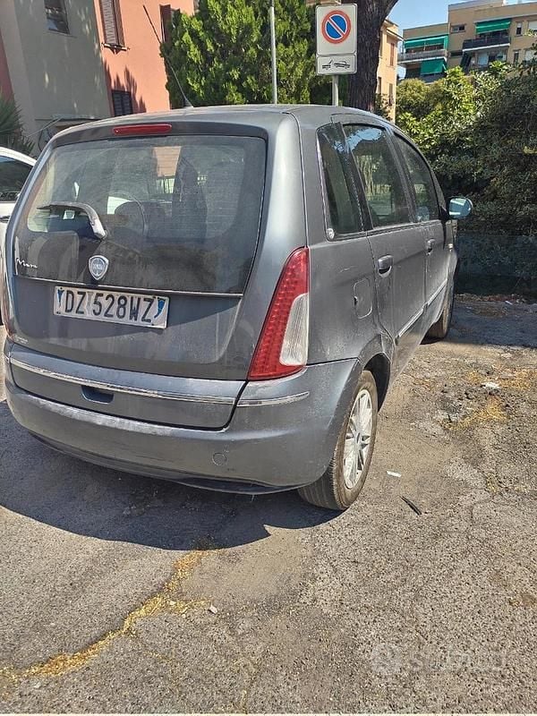 Usata Lancia Musa 69 CV (50 kW) 2010 Grigio Monovolume