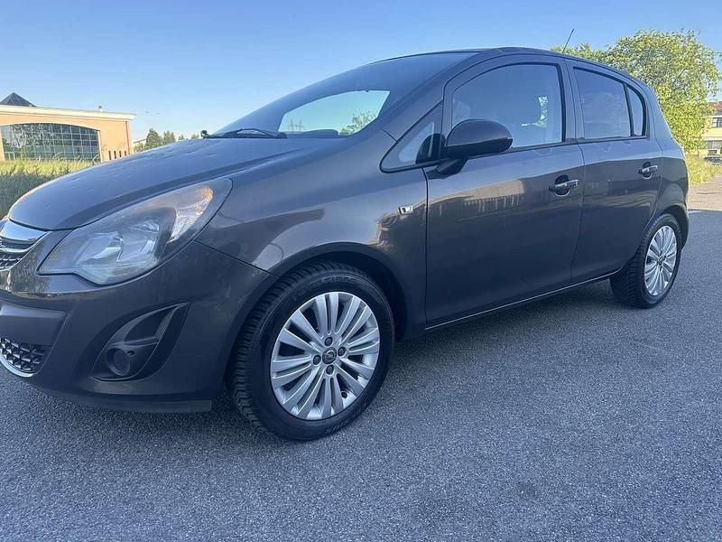 Usata Opel Corsa Edition 75 CV (55 kW) 2014 Other Utilitaria