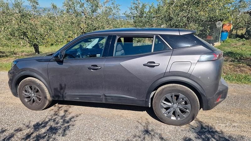 Usata Peugeot 2008 Active 110 CV (80 kW) 2022 Grigio SUV