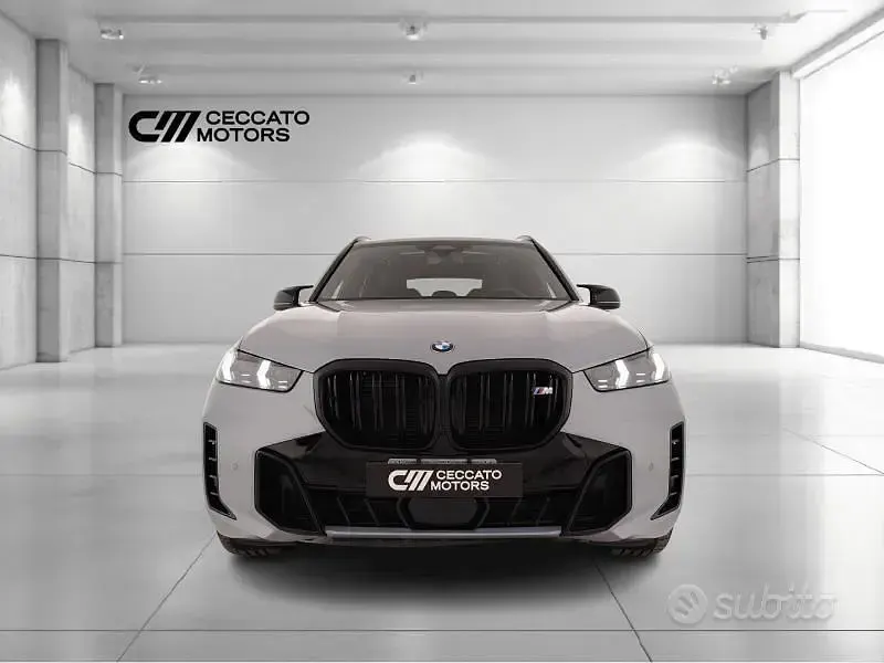 Nuova BMW X5 M Sport 530 CV (389 kW) 2026 Grigio SUV
