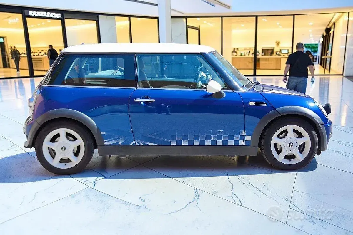 Usata Mini Cooper 116 CV (85 kW) 2003 Blu Utilitaria