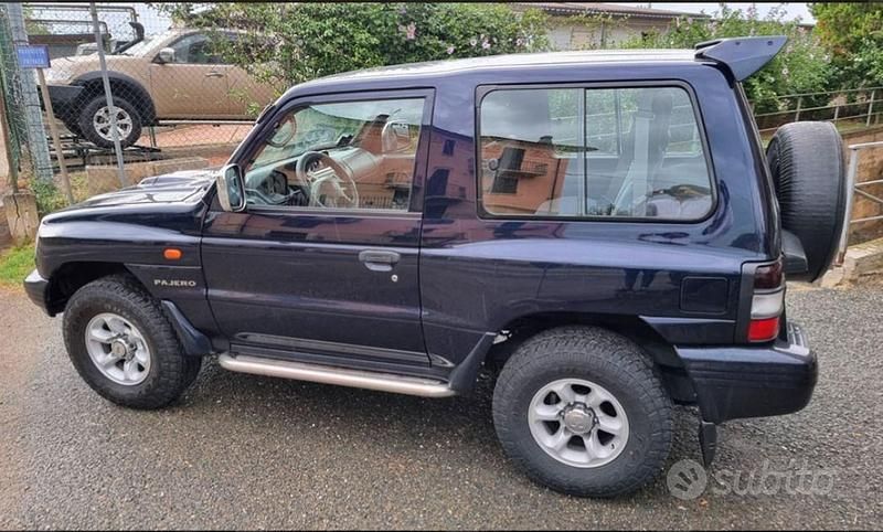 Usata Mitsubishi Pajero 2000 Blu SUV