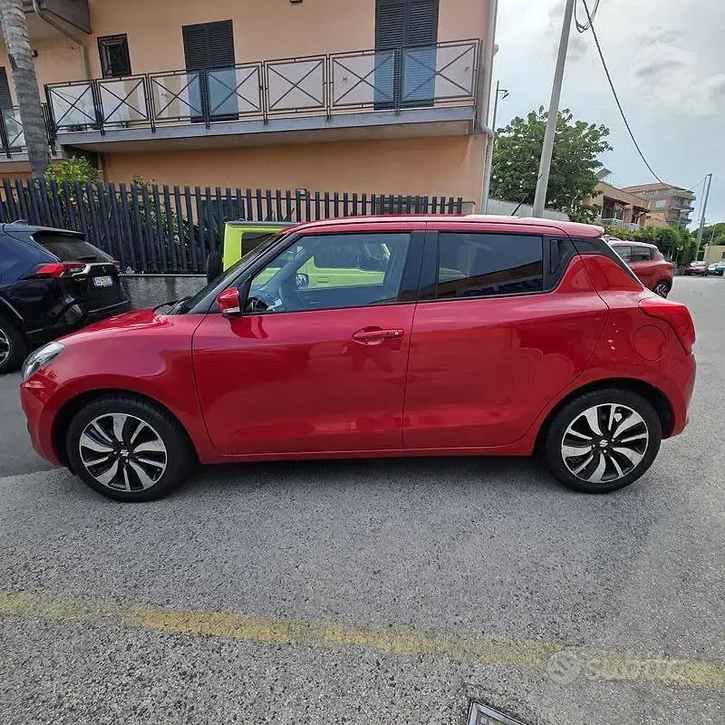 Usata Suzuki Swift 90 CV (66 kW) 2019 Rosso Utilitaria