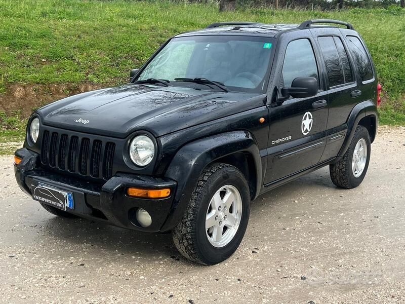 Usata Jeep Cherokee Limited 150 CV (110 kW) 2004 Nero SUV