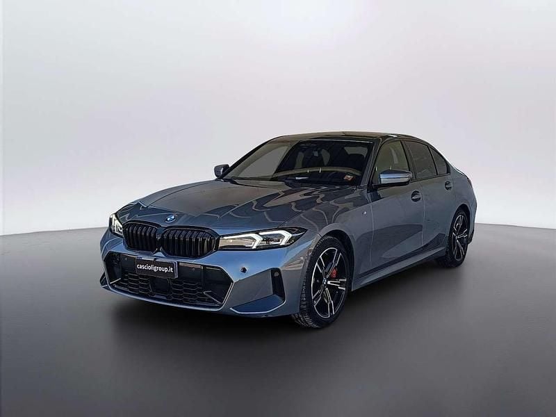 Usata BMW 320 M Sport 190 CV (139 kW) 2025 Black sapphire metallizzato Berlina
