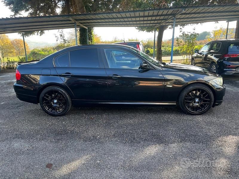 Usata BMW 320 177 CV (130 kW) 2010 Nero Berlina