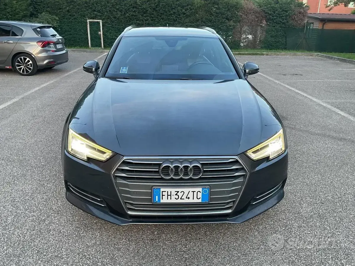 Usado Audi A4 Comfort 150 CV (110 kW) 2017 Gris Familiar