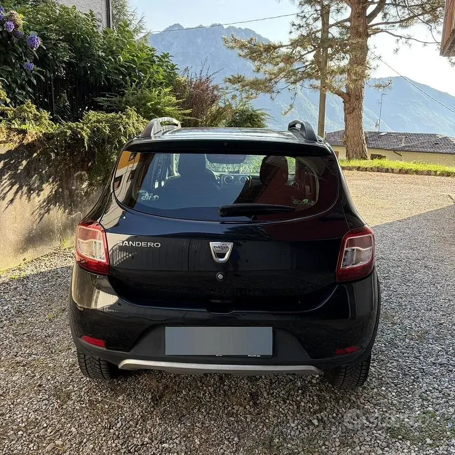 Usata Dacia Sandero Stepway 90 CV (66 kW) 2013 Nero Berlina