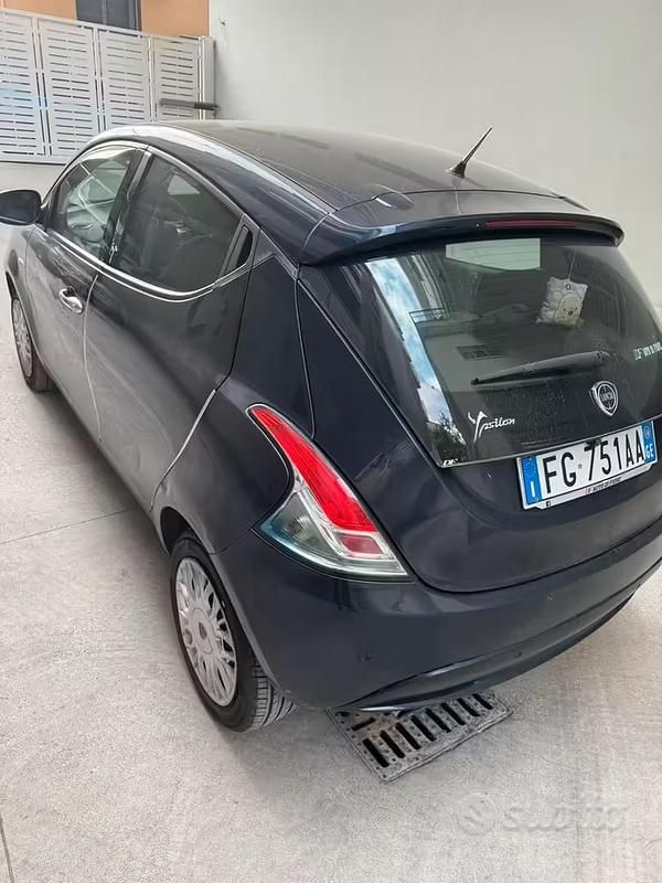 Usata Lancia Ypsilon 95 CV (69 kW) 2016 Blu Utilitaria