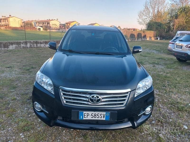 Begagnad Toyota RAV4 Lounge 150 HK (110 kW) 2013 Svart SUV