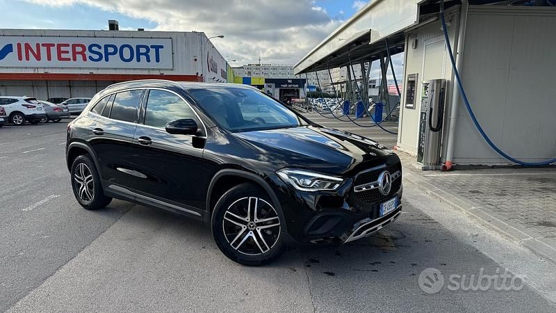Usata Mercedes GLA200 150 CV (110 kW) 2021 Nero SUV