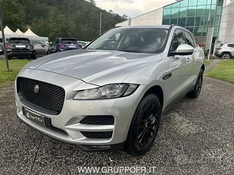Usata Jaguar F-Pace Portfolio 180 CV (132 kW) 2017 Argento SUV