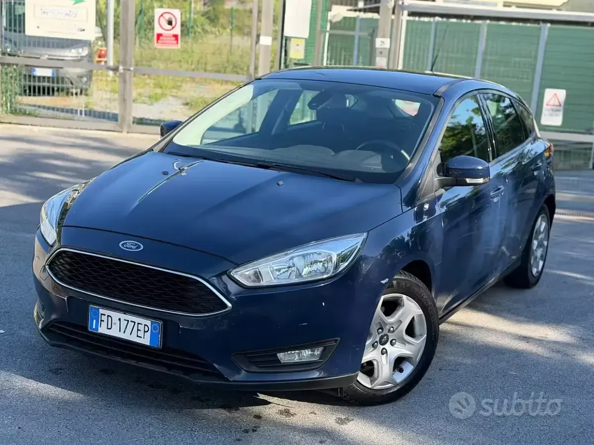 Usata Ford Focus 120 CV (88 kW) 2016 Blu Berlina
