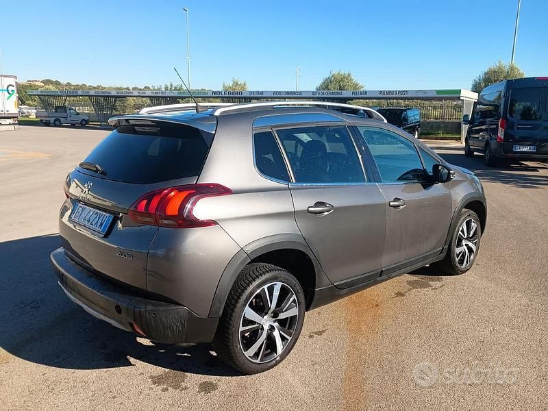Usata Peugeot 2008 120 CV (88 kW) 2019 Grigio SUV