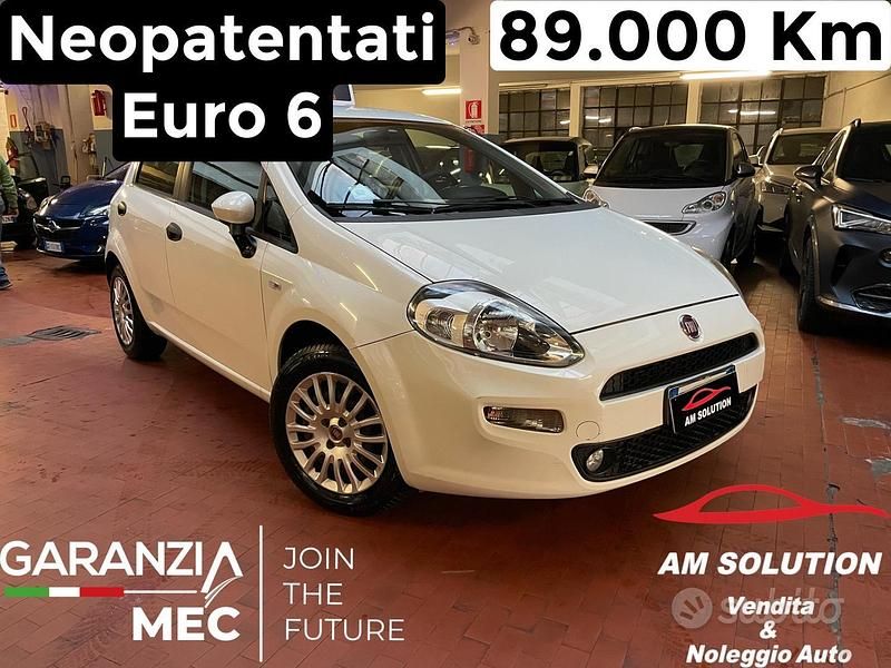Bianco Usata 2015 Fiat Punto Tre volumi | 5950 € (Buon prezzo) - Immagine 1/4