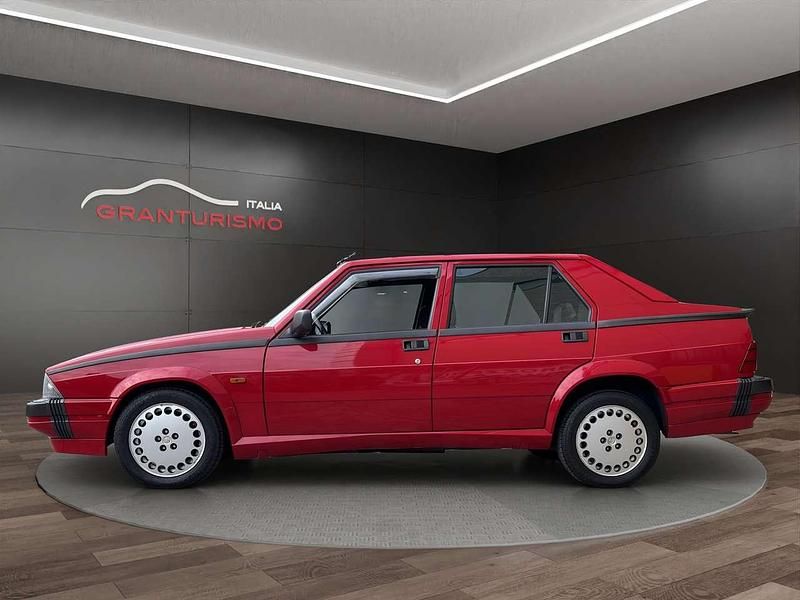 Usata Alfa Romeo 75 155 CV (114 kW) 1989 Rosso Berlina