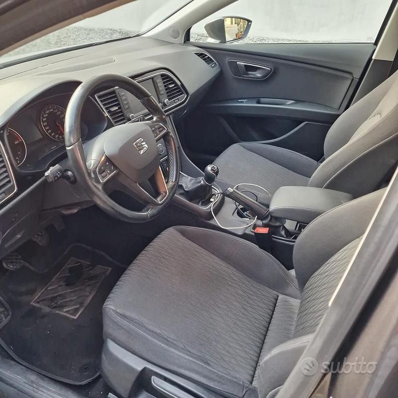 Usata Seat Leon Style 110 CV (80 kW) 2017 Grigio Berlina