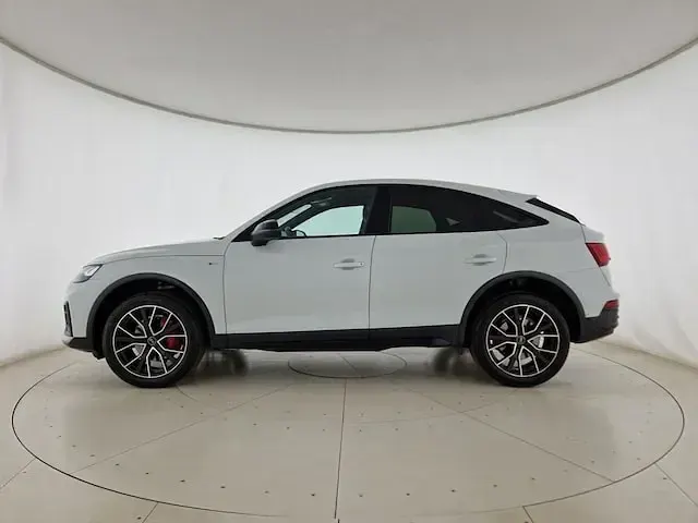 Usata Audi Q5 Sportback S-line plus 204 CV (150 kW) 2023 Bianco ghiacciaio metallizzato SUV