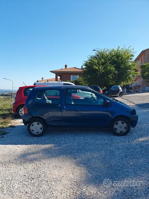 Usata Renault Twingo 58 CV (42 kW) 1999 Blu Utilitaria