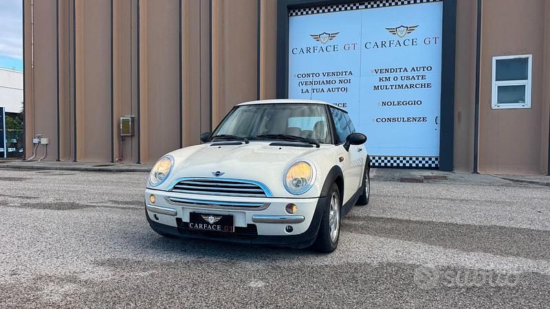 Begagnad Mini One D 88 HK (64 kW) 2005 Beige Halvkombi