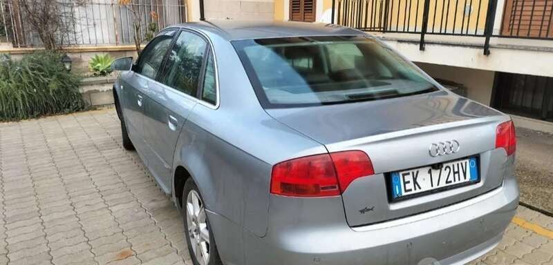 Usata 2006 Audi A4 Sport Tre volumi | 4000 € (Buon prezzo) - Immagine 1/4