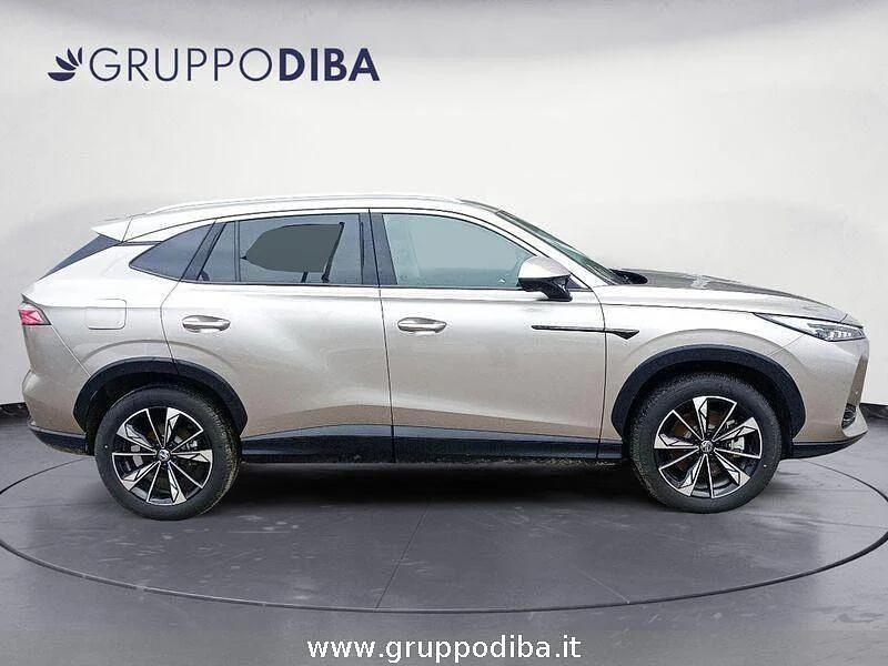 Usata MG HS Luxury 143 CV (105 kW) 2025 Argento SUV