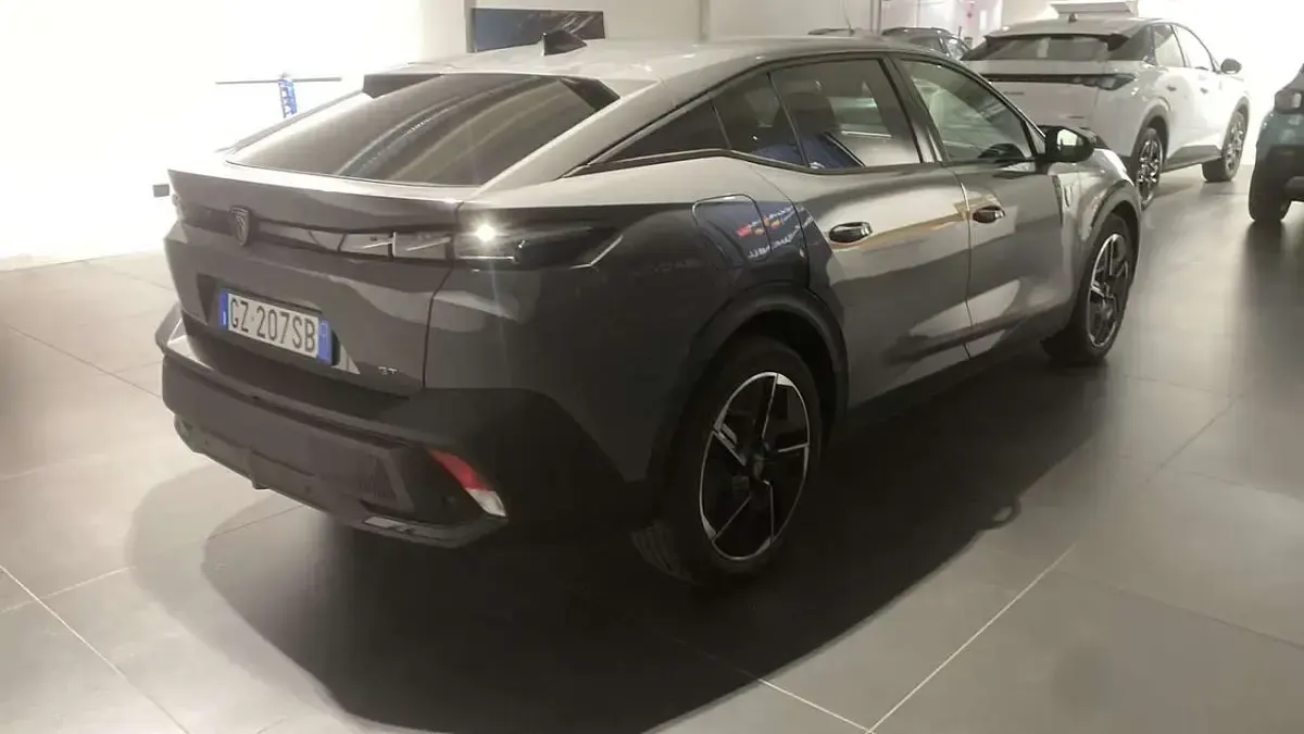 Usata Peugeot 408 GTi 136 CV (100 kW) 2024 Other SUV
