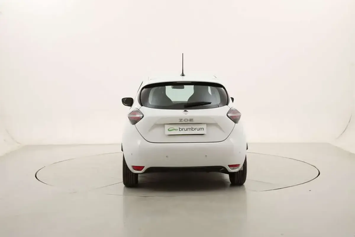 Usata Renault Zoe Zen 50 kW (69 CV) 2022 Bianco Utilitaria