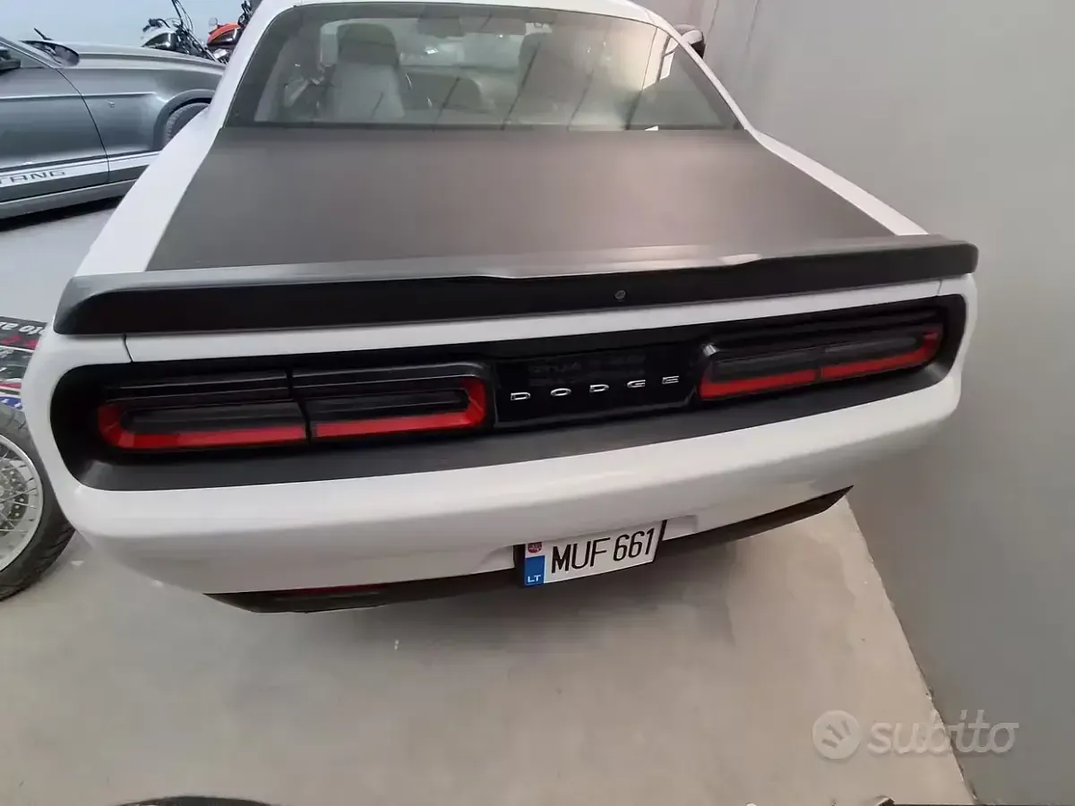 Usata Dodge Challenger 305 CV (224 kW) 2018 Bianco Coupé