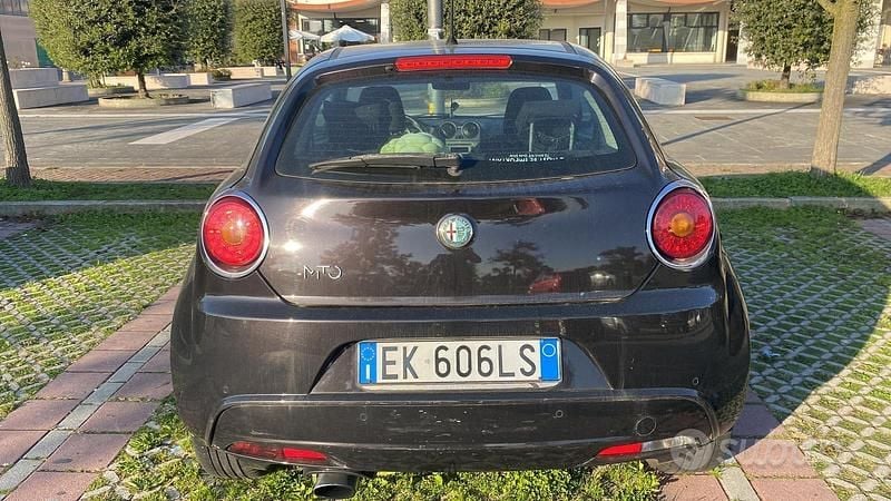 Second-hand Alfa Romeo MiTo 95 CP (69 kW) 2011 Negru Hatchback