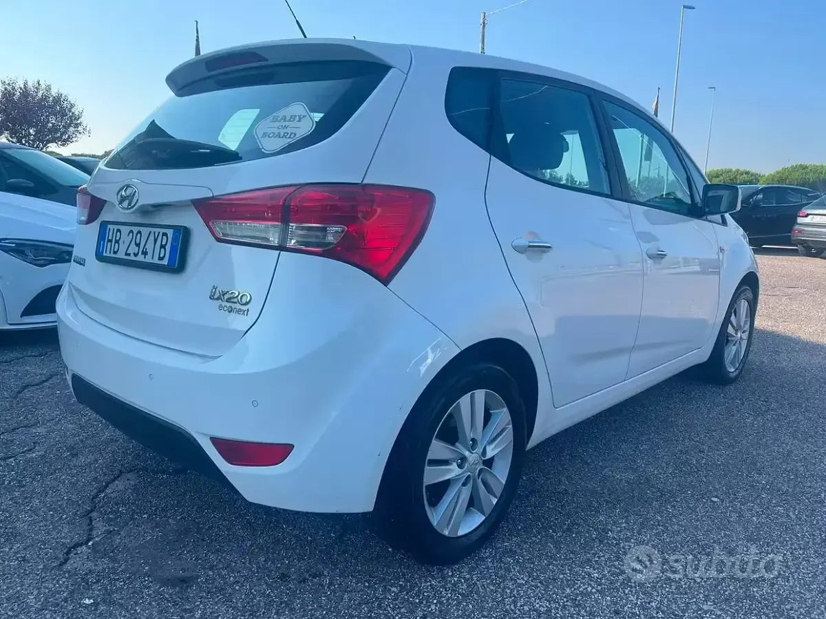 Usata Hyundai ix20 Comfort 88 CV (64 kW) 2013 Bianco Utilitaria