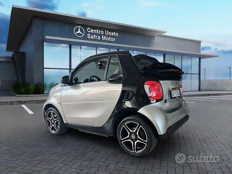 Usata Smart ForTwo Electric Drive Pulse 41 kW (56 CV) 2021 Grigio Cabrio